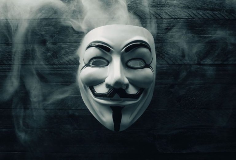 Группа хакеров Anonymous объявила войну Илону Маску